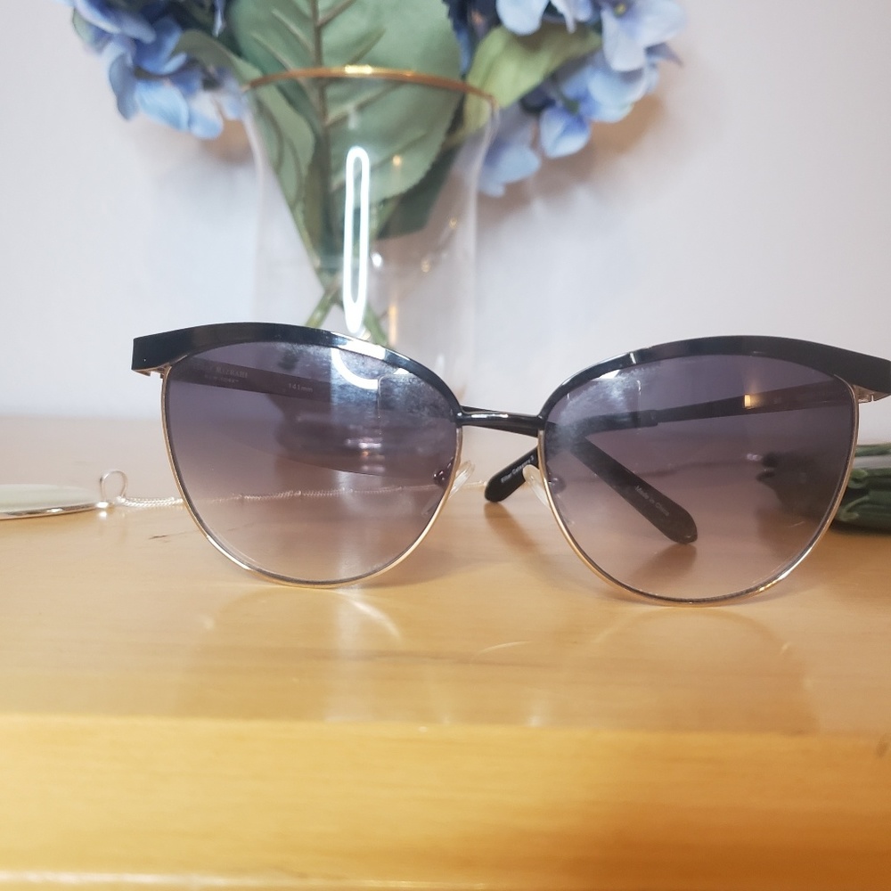 Sunglasses. Cat. Isaac Mizrahi.